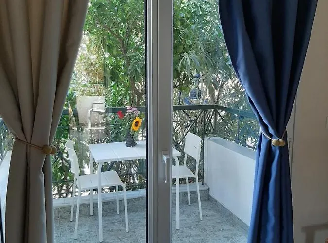 Flesvos Aparthotel 2*